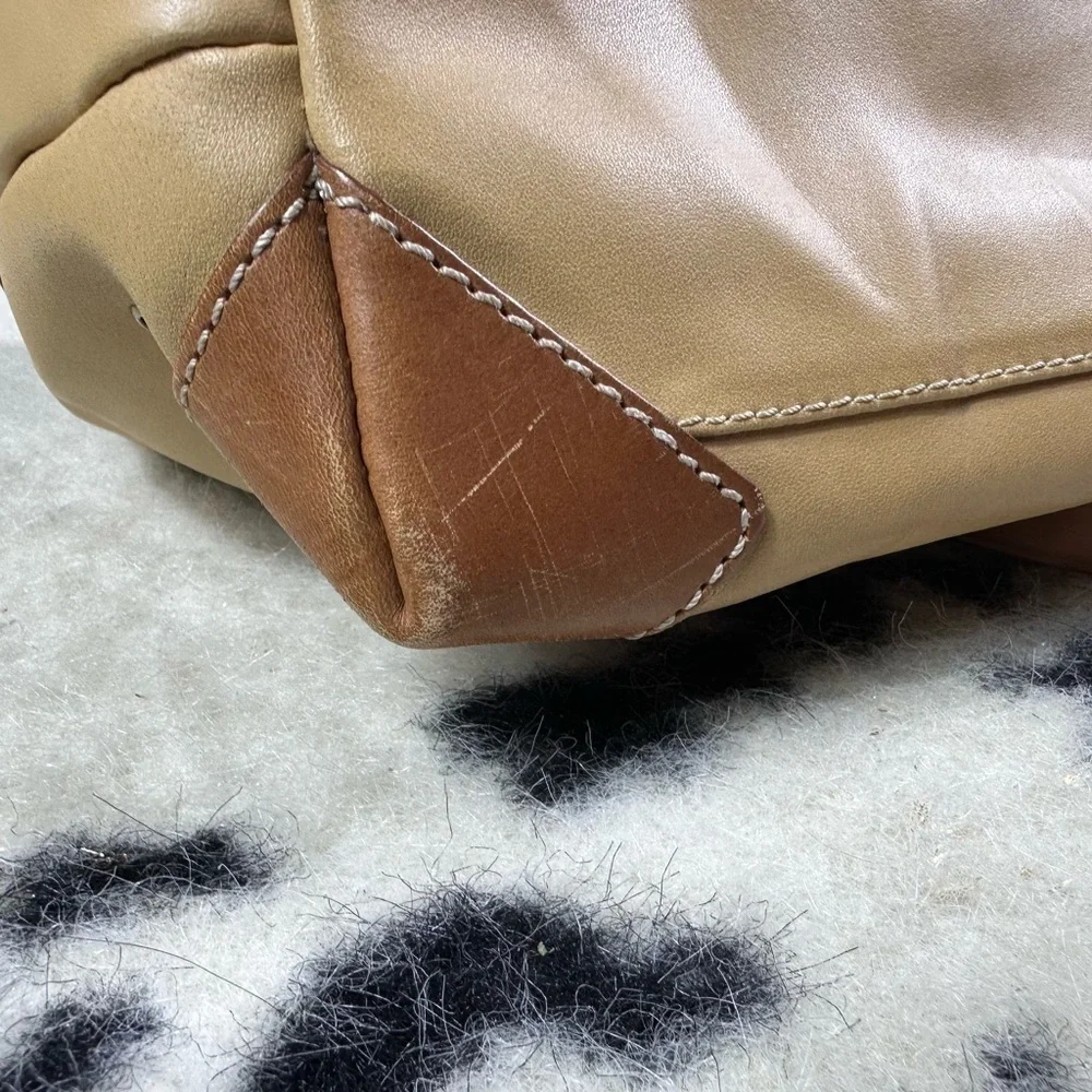 Francesco Biasia Women’s Tan and Brown Leather Shoulder Bag Purse